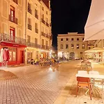 Les Halles By 1609 Residences *